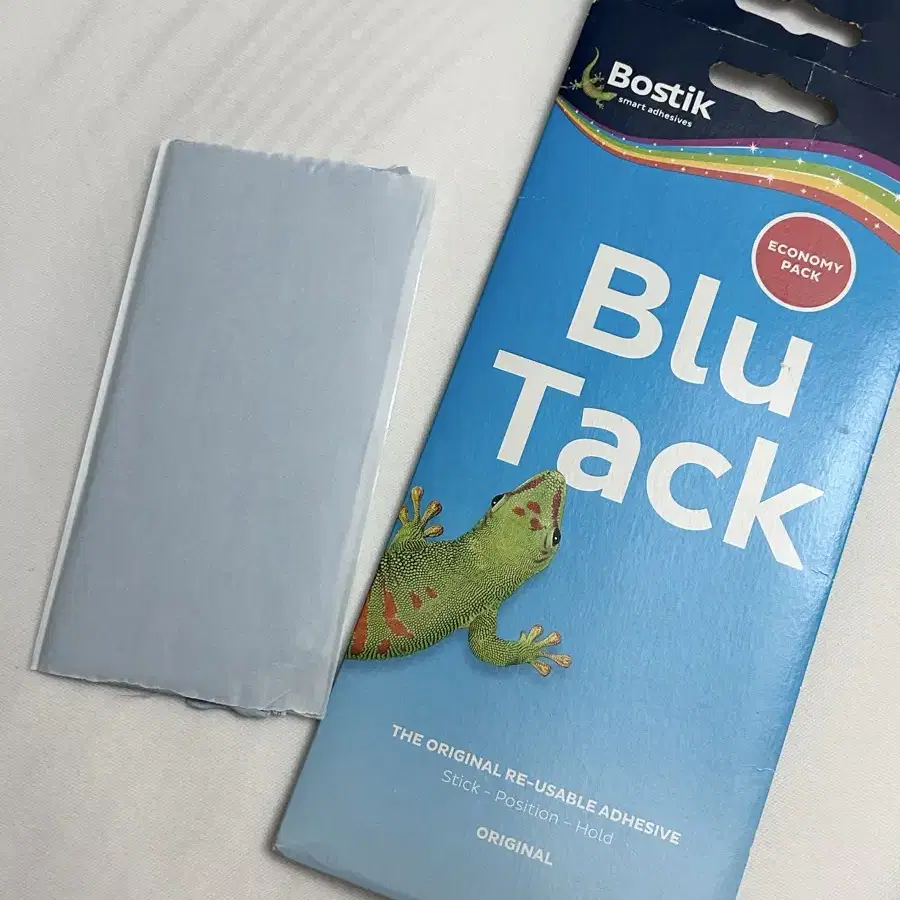 blutack 접착지점토 인테리어