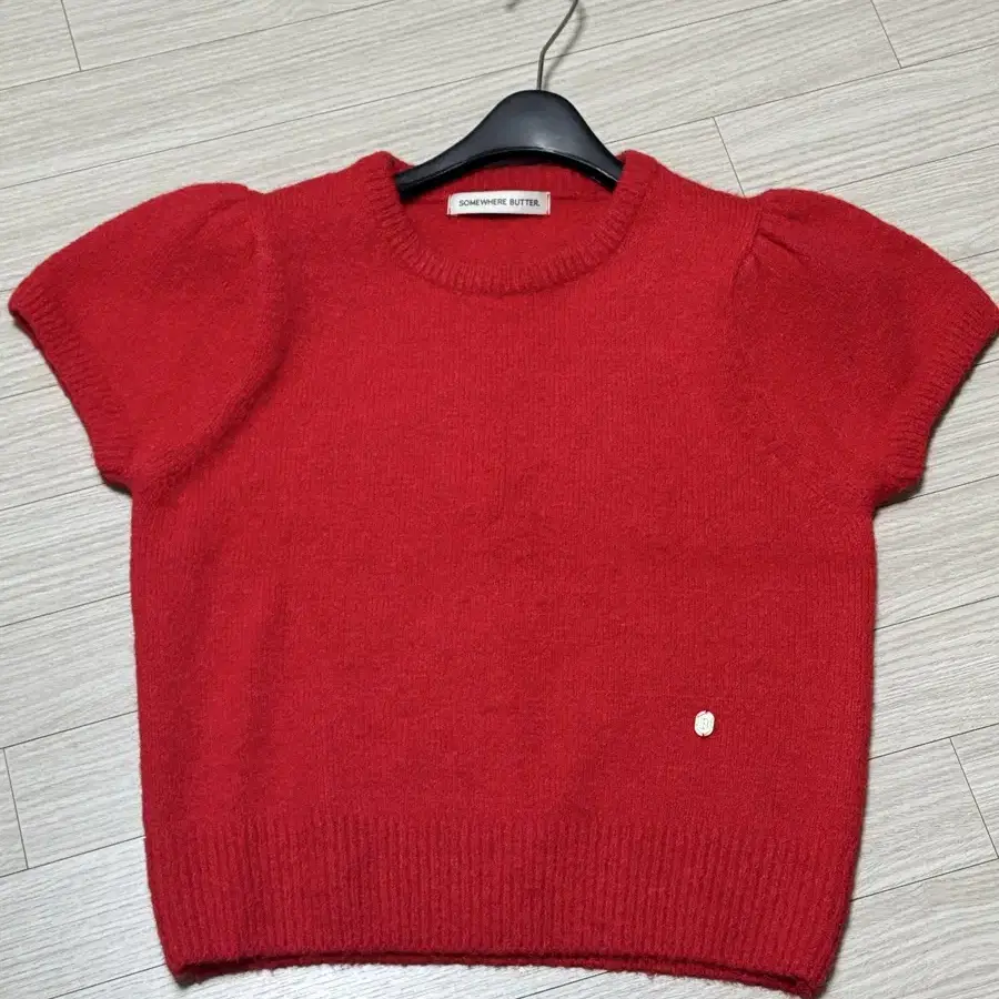 썸웨어버터 Emma Half Puff Knit - Red