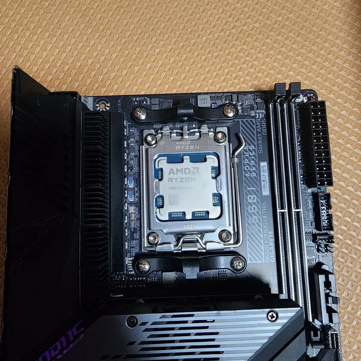 ITX보드 9600X + B650I AORUS ULTRA