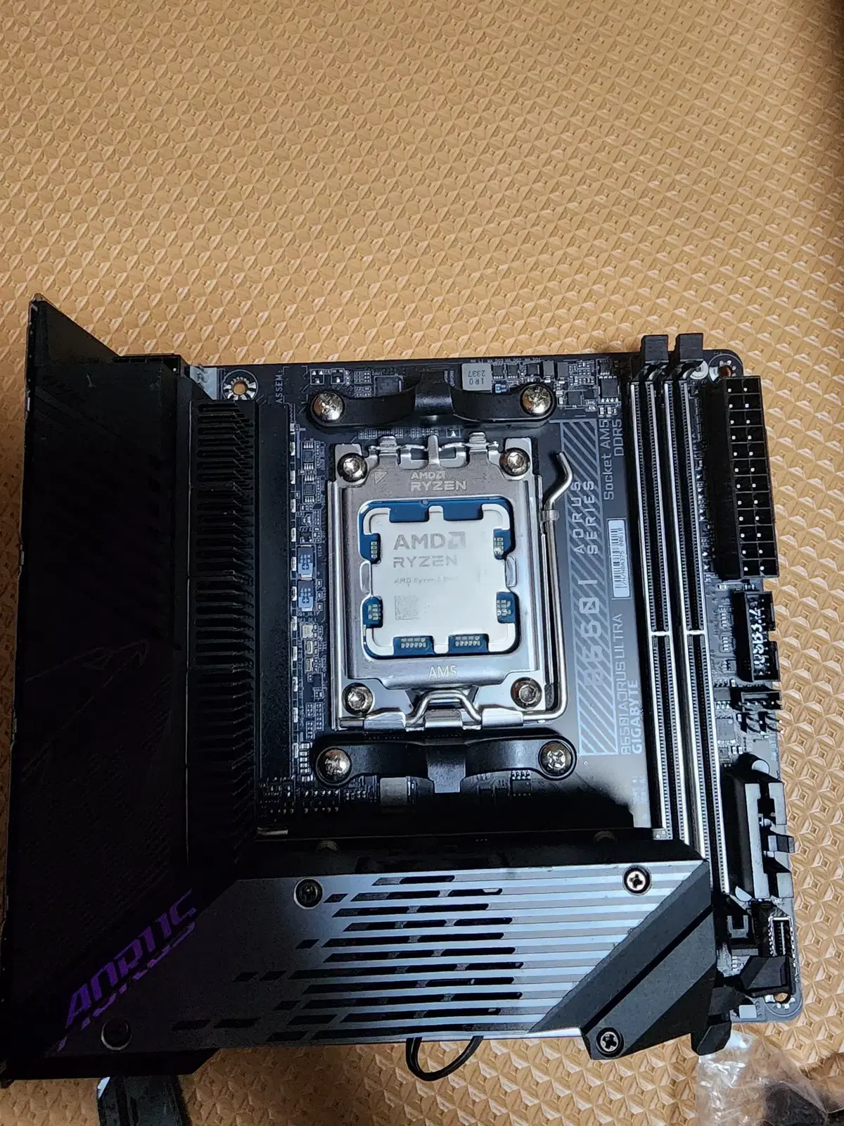 ITX보드 9600X + B650I AORUS ULTRA