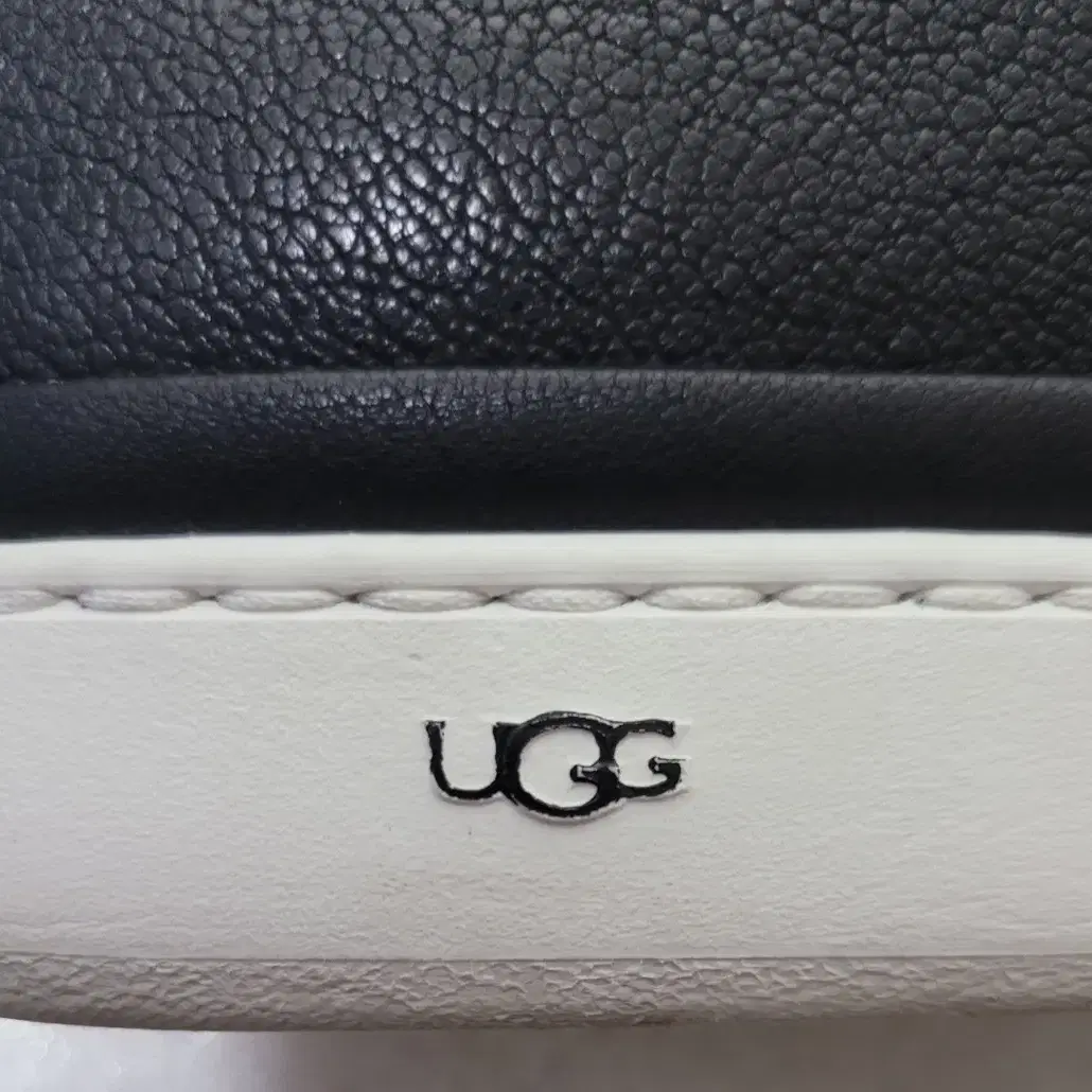 어그 UGG 가죽 스니커즈 로퍼 단화 남성용 285~290