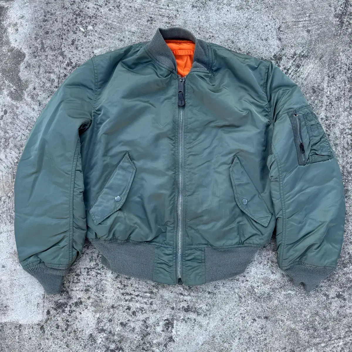 [L] Alpha Industries Ma-1 항공점퍼