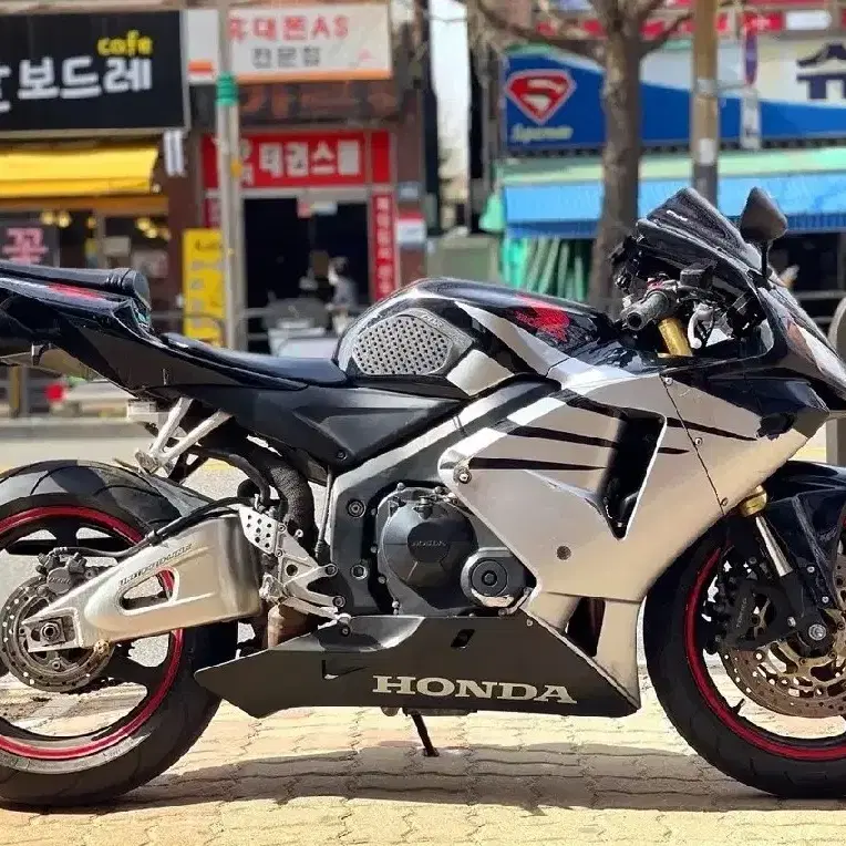 2006연식 cbr600 판매합니다.