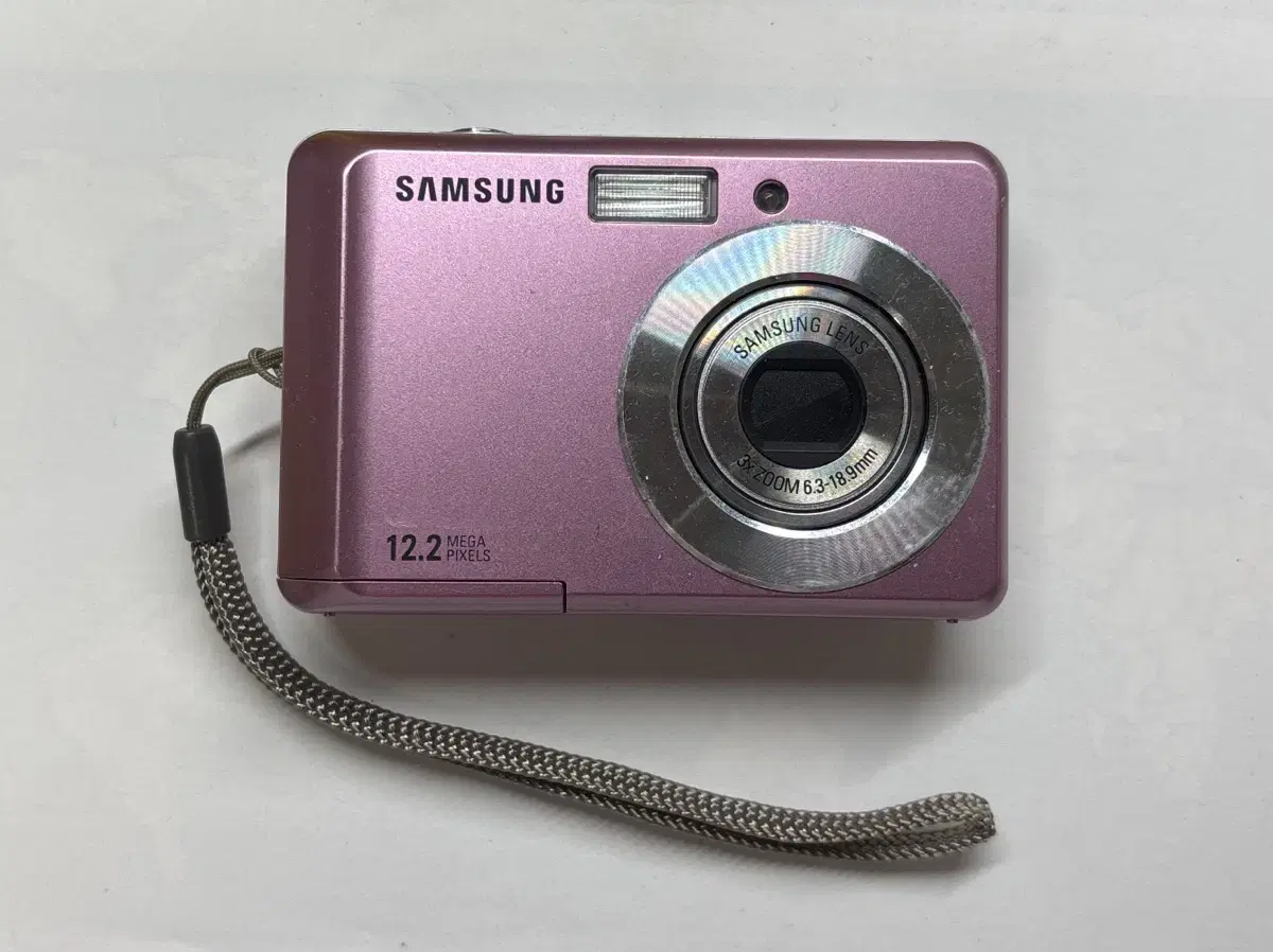 samsung digital camera (pink)