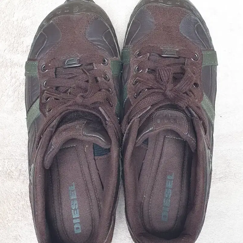 2000s Diesel low rise sneakers 260mm