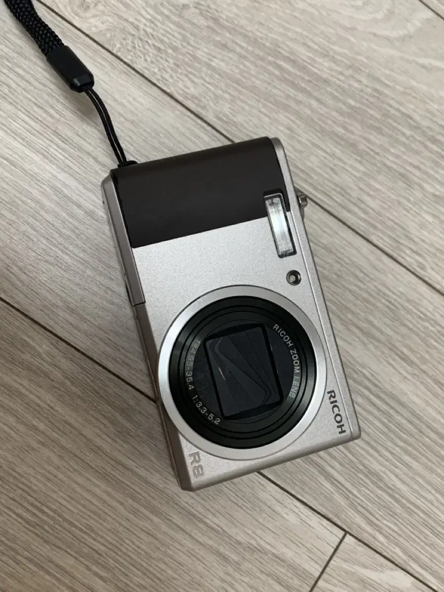 Ricoh R8 Digital Vintage Camera