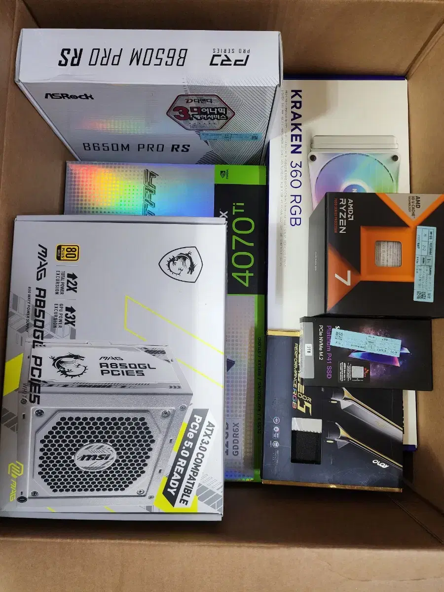 7800x3d 반본체 p41 2tb nzxt 수냉쿨러 OLOy 램