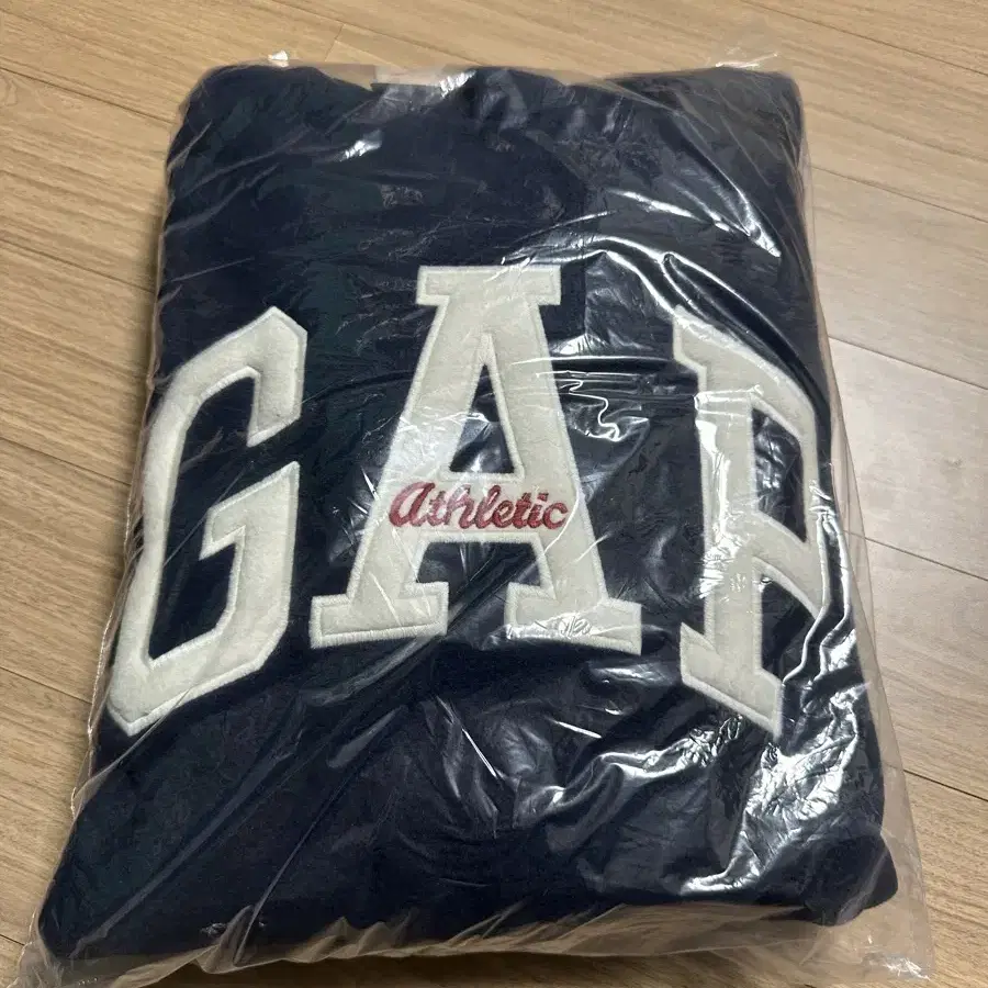 GAP athletic logo hoodie 갭 에쓸릭 로고 후드 새제품