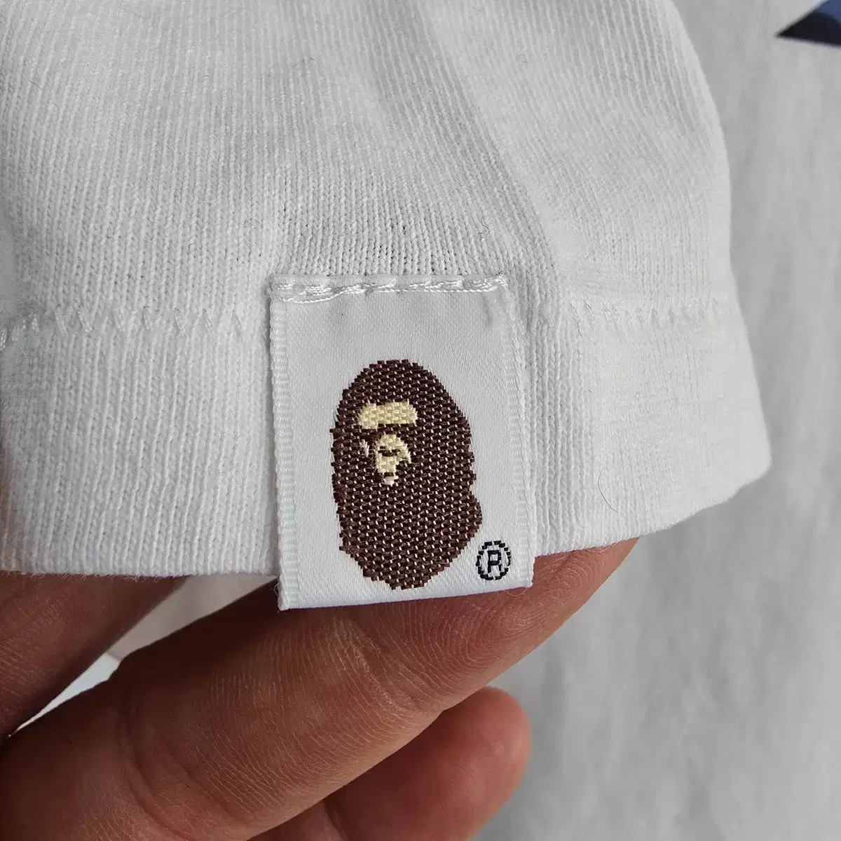 베이프 bape  화이트 컬러 티셔츠