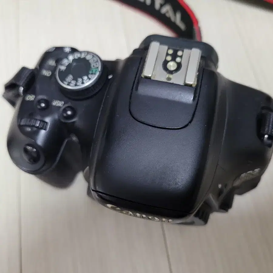 캐논 카메라 EOS 600D 바디 단품 (렌즈 미포함 / 충전기는 포함)