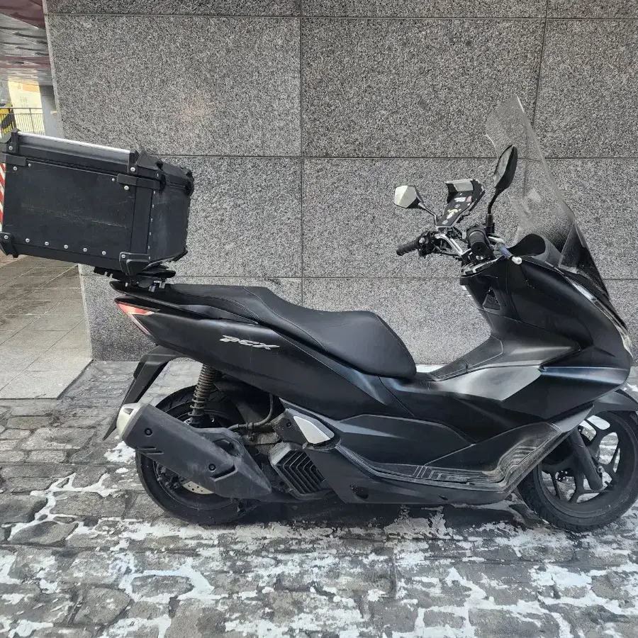 PCX125 멧블랙 abs 22년식 판매합니다