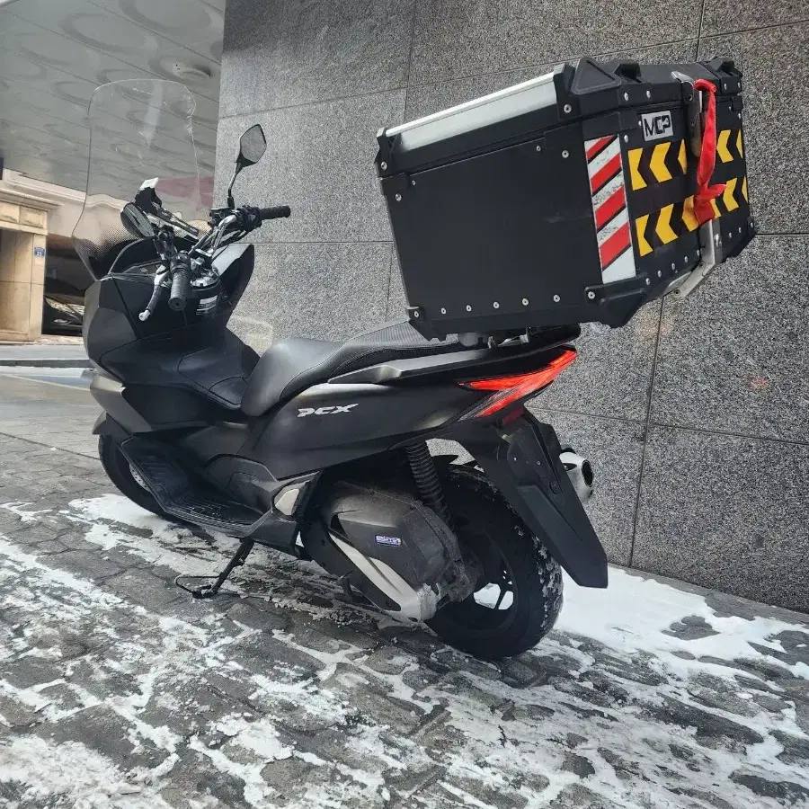 PCX125 멧블랙 abs 22년식 판매합니다