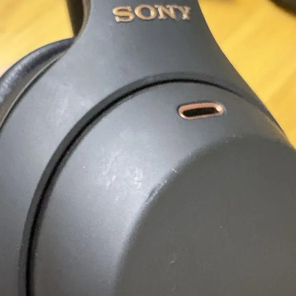 Sony 소니 WH-1000XM4 헤드폰 판매합니다.