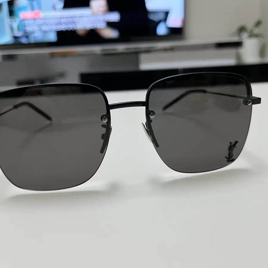 Saint Laurent SL 312 선글라스 블랙