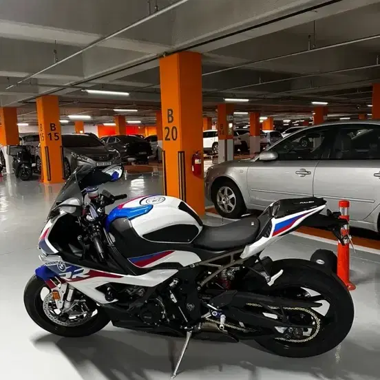 BMW S1000rr m pkg 개급처합니다