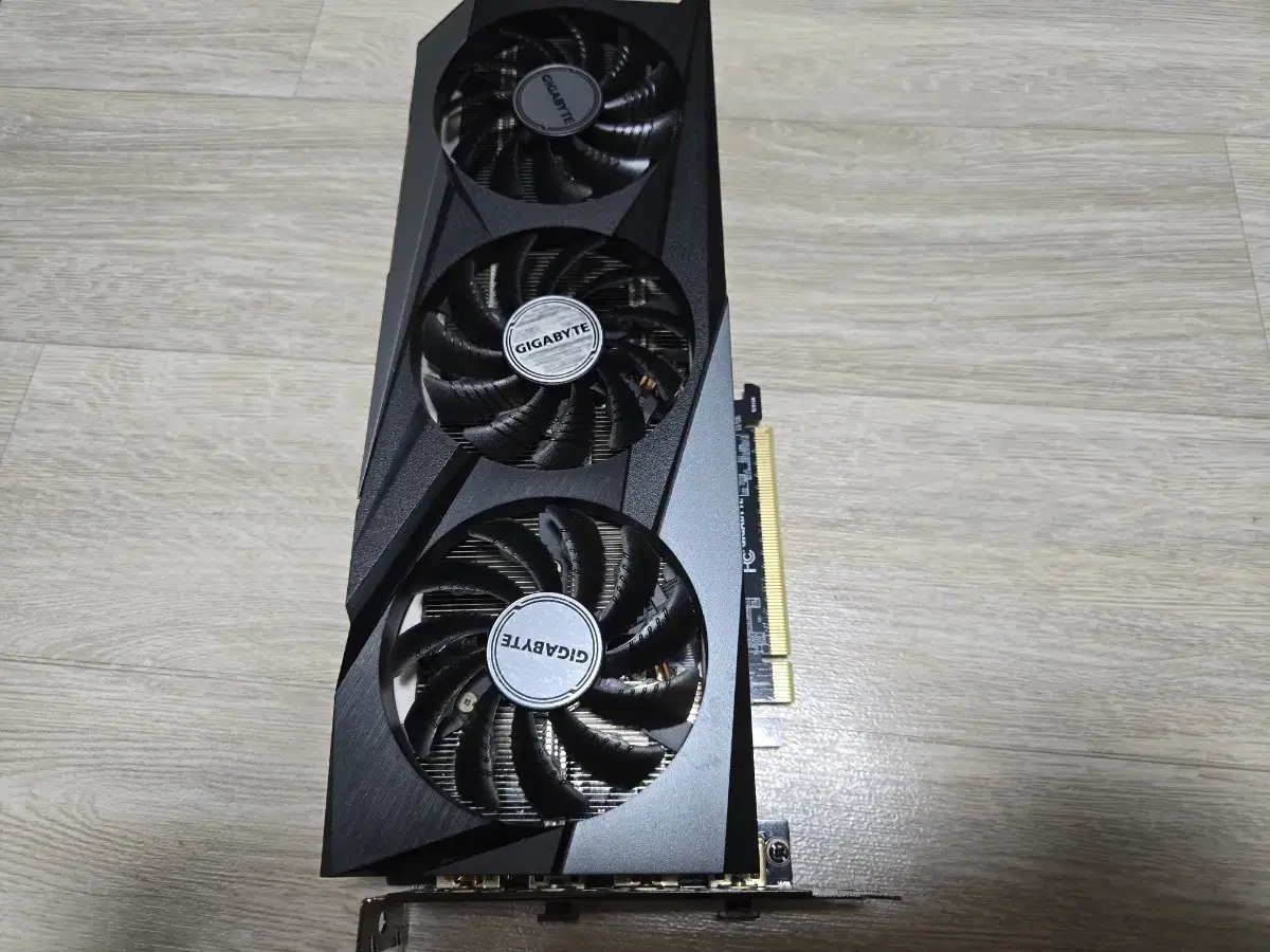 기가바이트 rtx 3060 3팬 판매합니다.