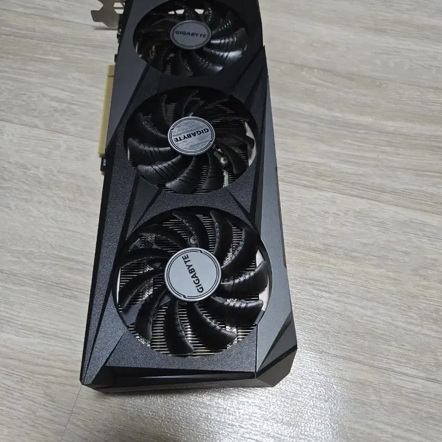 기가바이트 rtx 3060 3팬 판매합니다.