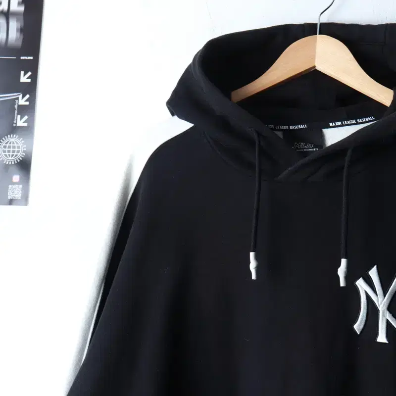 (L-XL) MLB 엠엘비 후드티셔츠 양키즈 기모 검흰 한정-11781