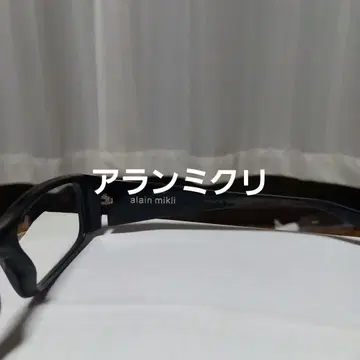 알란 미쿠리 안경