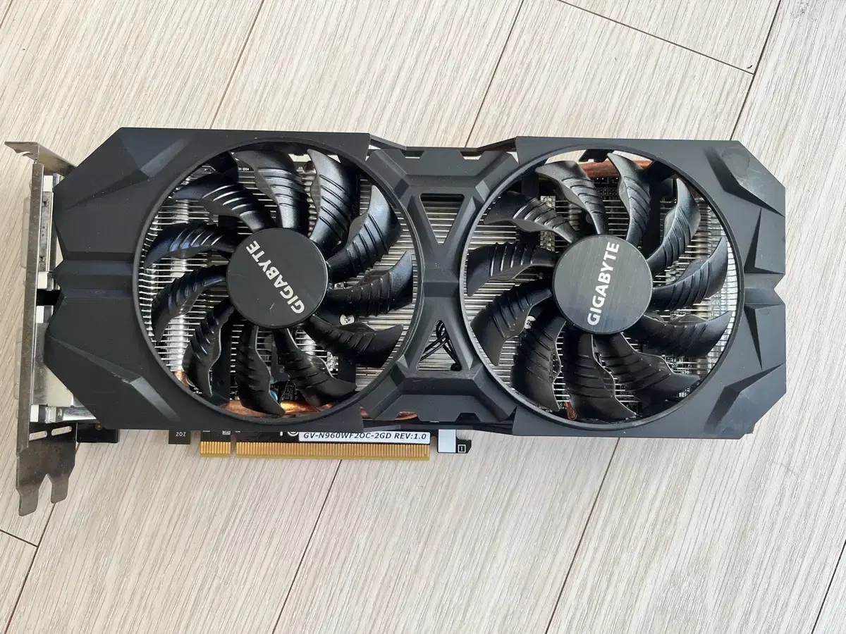 기가바이트 지포스 GTX960 4GB 그래픽카드 팔아요