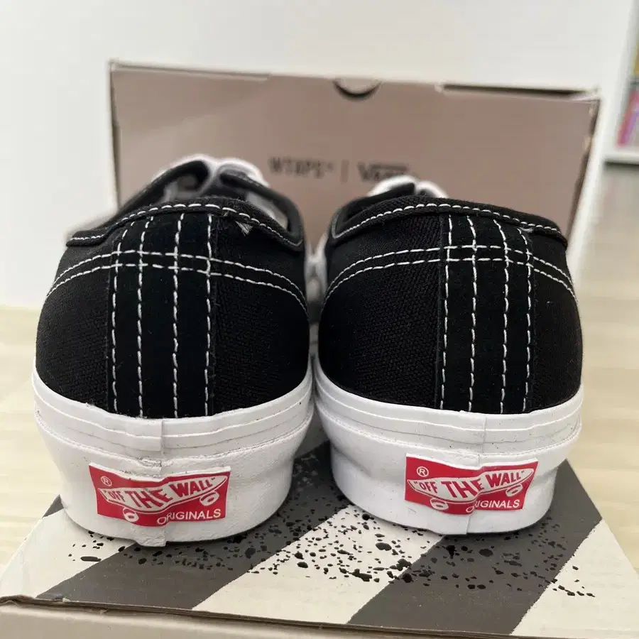 반스볼트 어센틱 블랙 US9 270사이즈 새제품 Vans Vault