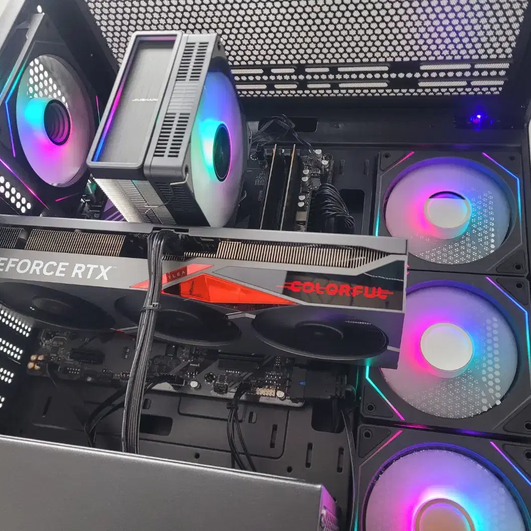 (새제품)9600X/4070 SUPER/램32/1TB 게임풀옵 PC본체데