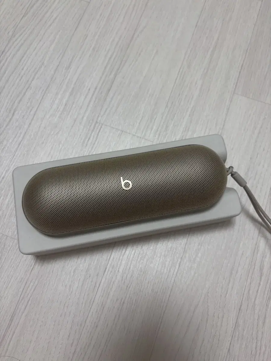 애플 Beats Pill Wireless (비츠 필) 판매해요 !!