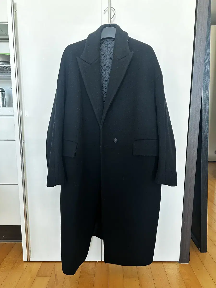 Neil by Pin Black Cocoon Fit Coat