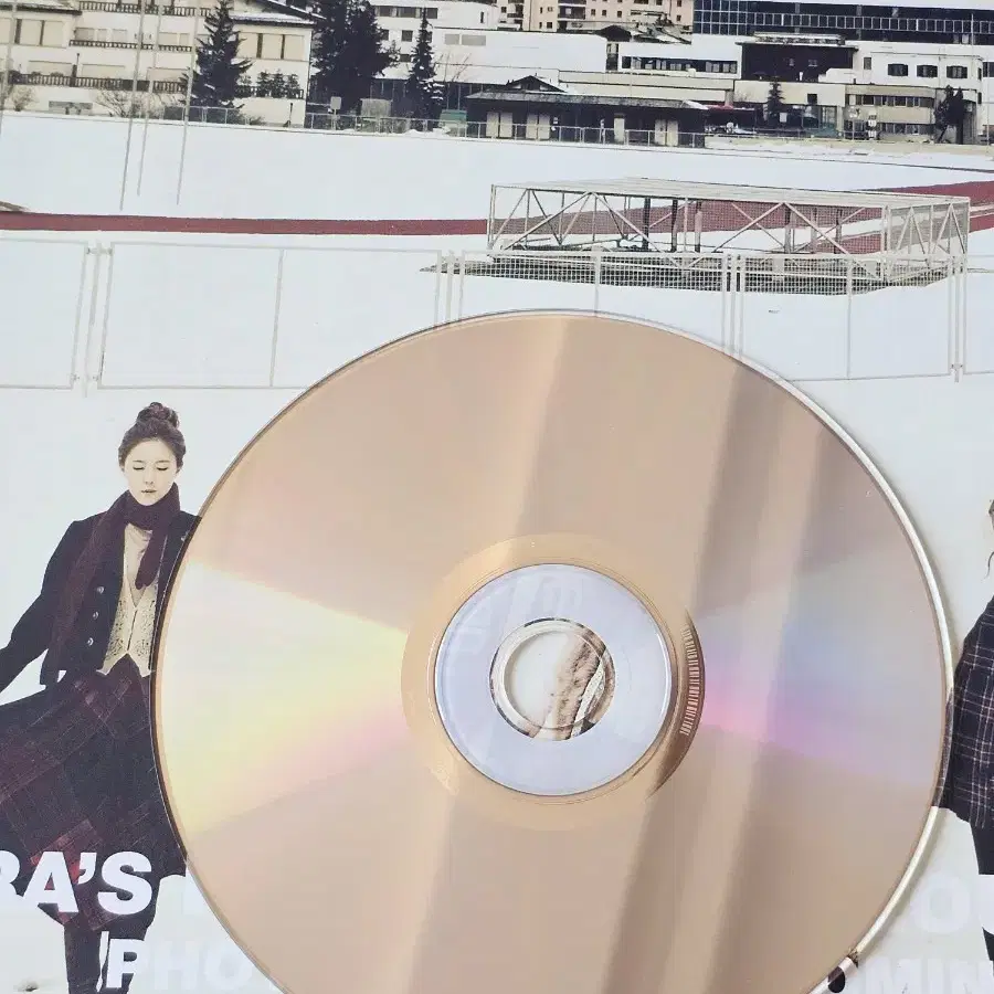 티아라 Tara's Free Time In Paris & Swiss cd