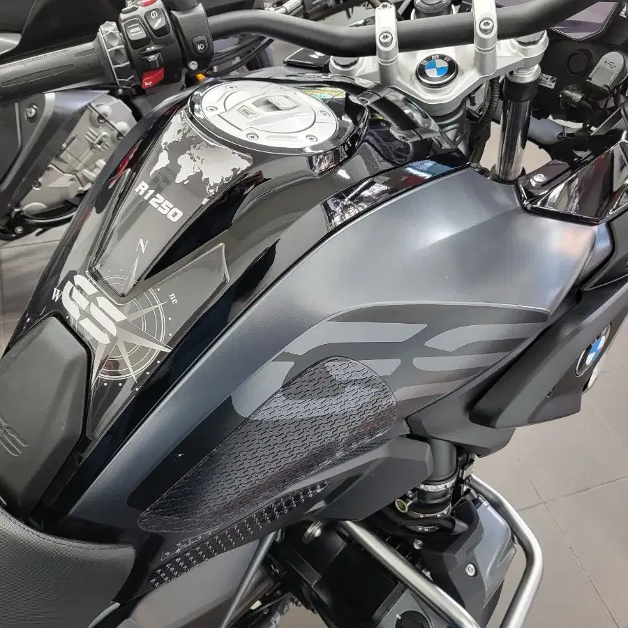 21년식 bmw r1250gs 트리플 블랙 판매