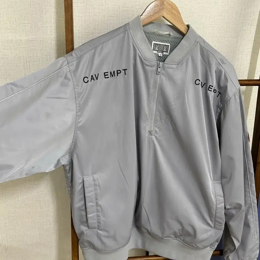 CAV EMPT 카브엠트 하프집업