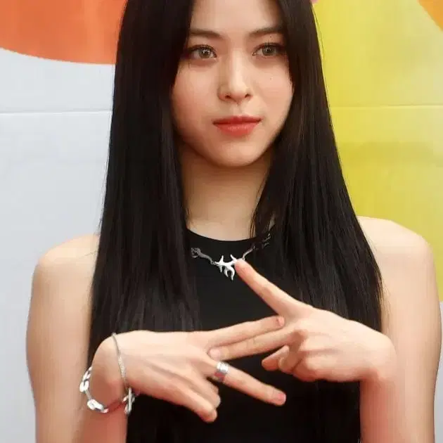 ITZY 류진 싸인볼 판매합니다