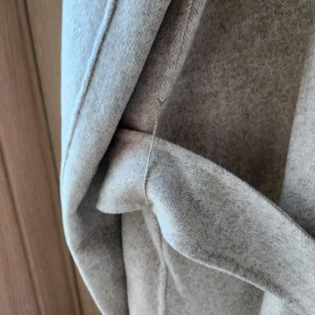 커버 하이넥 헤링본 맥시 울코트 (wool 90% / beige)