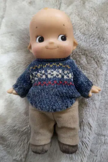 kewpie 큐피 인형 블루 스웨터 베이지 팬츠