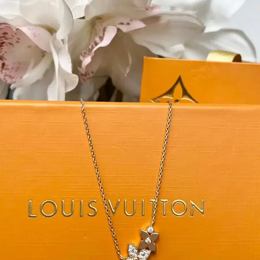 LOUIS VUITTON flower플로럴 펜던트 목걸이