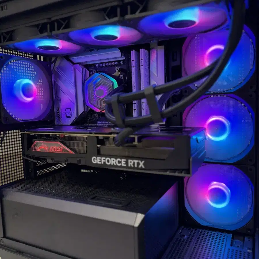 라이젠 7900X3D RTX 4080 SUPER 본체 팝니다.