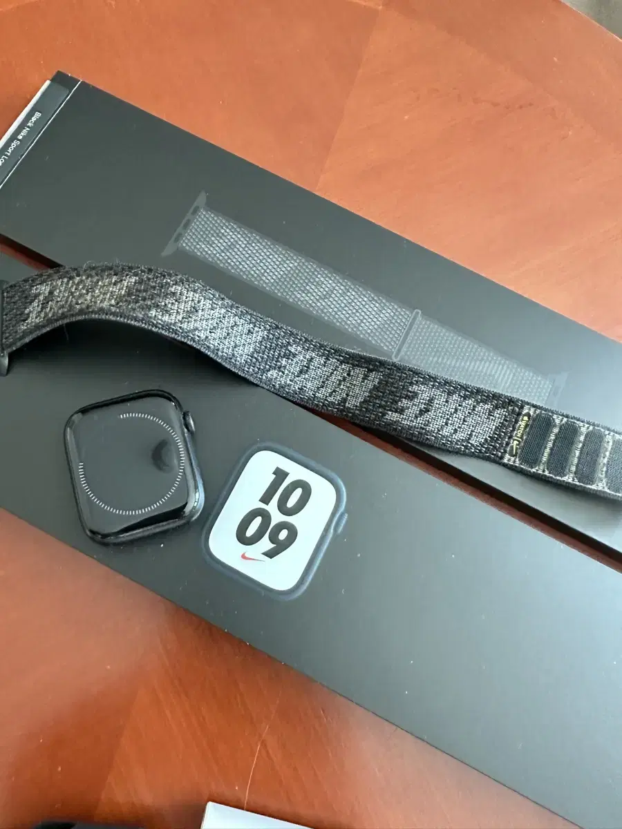 Apple Watch 7 Nike 45mm GPS Battery 94%