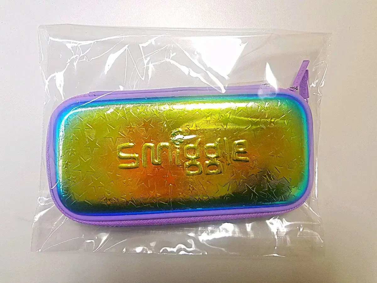 <새상품 반값이하!> 스미글 smiggle 필통