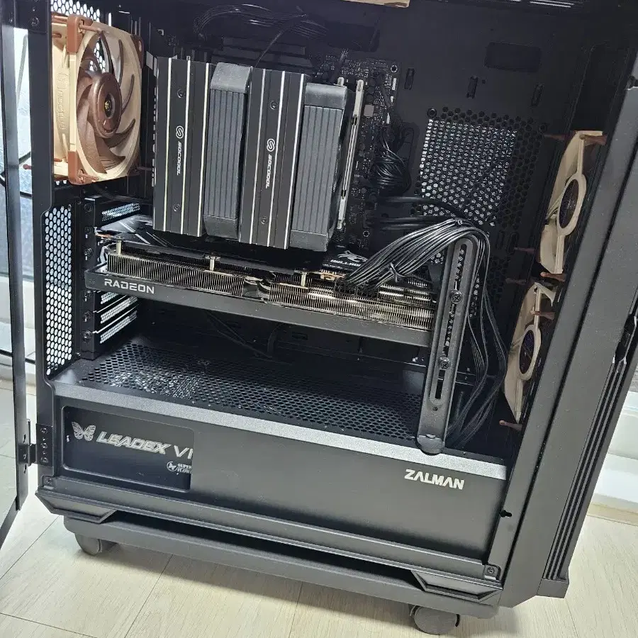 Ryzen 9800X3D + B850 +  AMD 7800XT