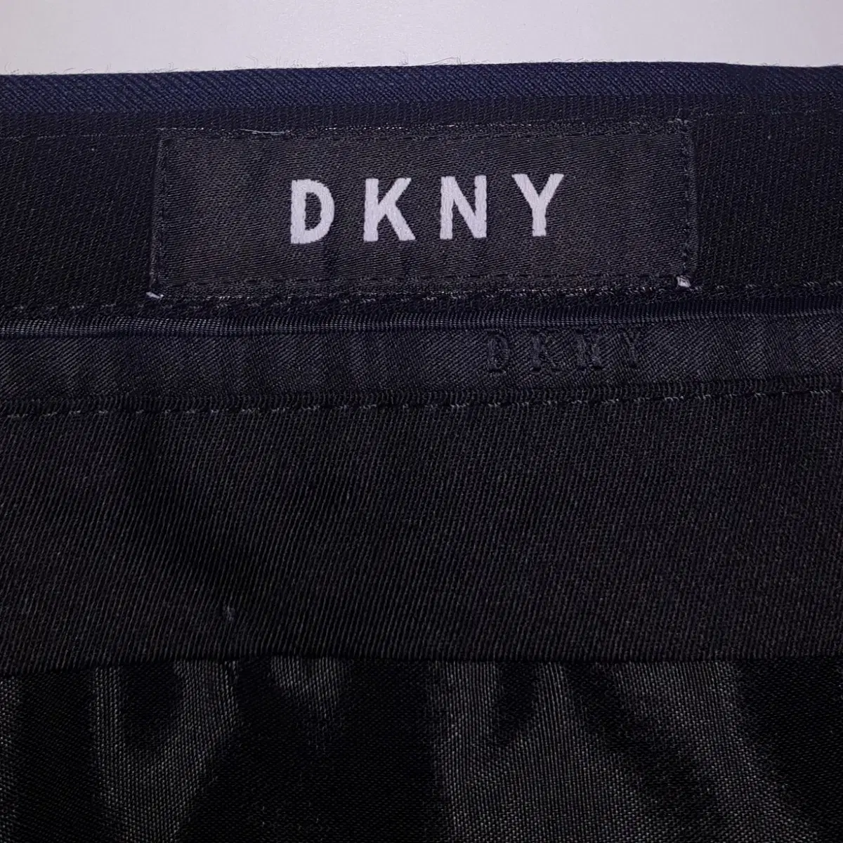 새제품) 42만8천원 DKNY 모 팬츠 36 봄제품 캘빈 양말 증정