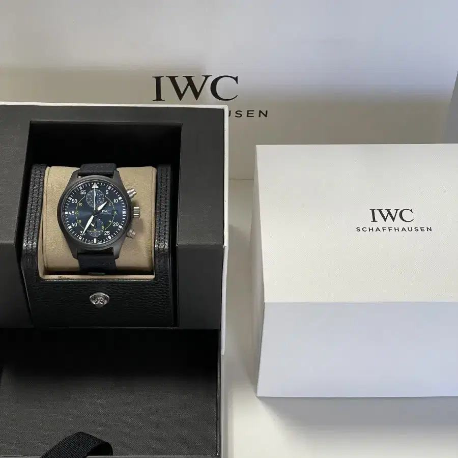 [롯데에비뉴엘구매] IWC 탑건 파일럿 워치 크로노그래프 블루엔젤스 에디