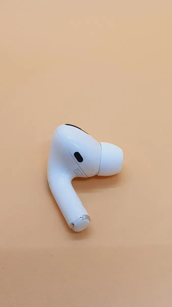 AirPods Pro 1st generation, left, 6F21 (H2Y~)