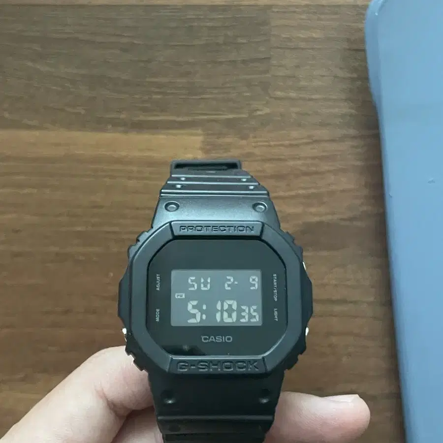 dw5600bb-1dr(지샥 시계) 판매합니다