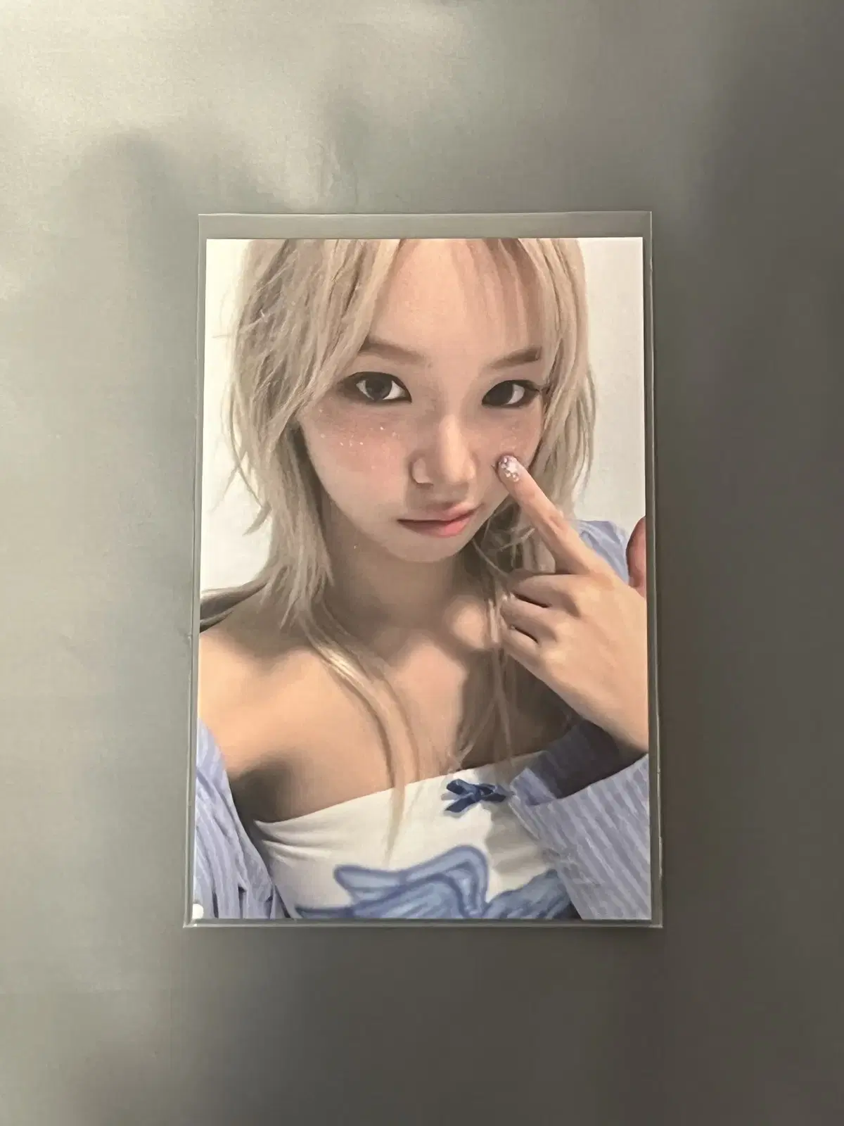 Le Sserafim kim chaewon Crazy broadcast Photo kard for sale