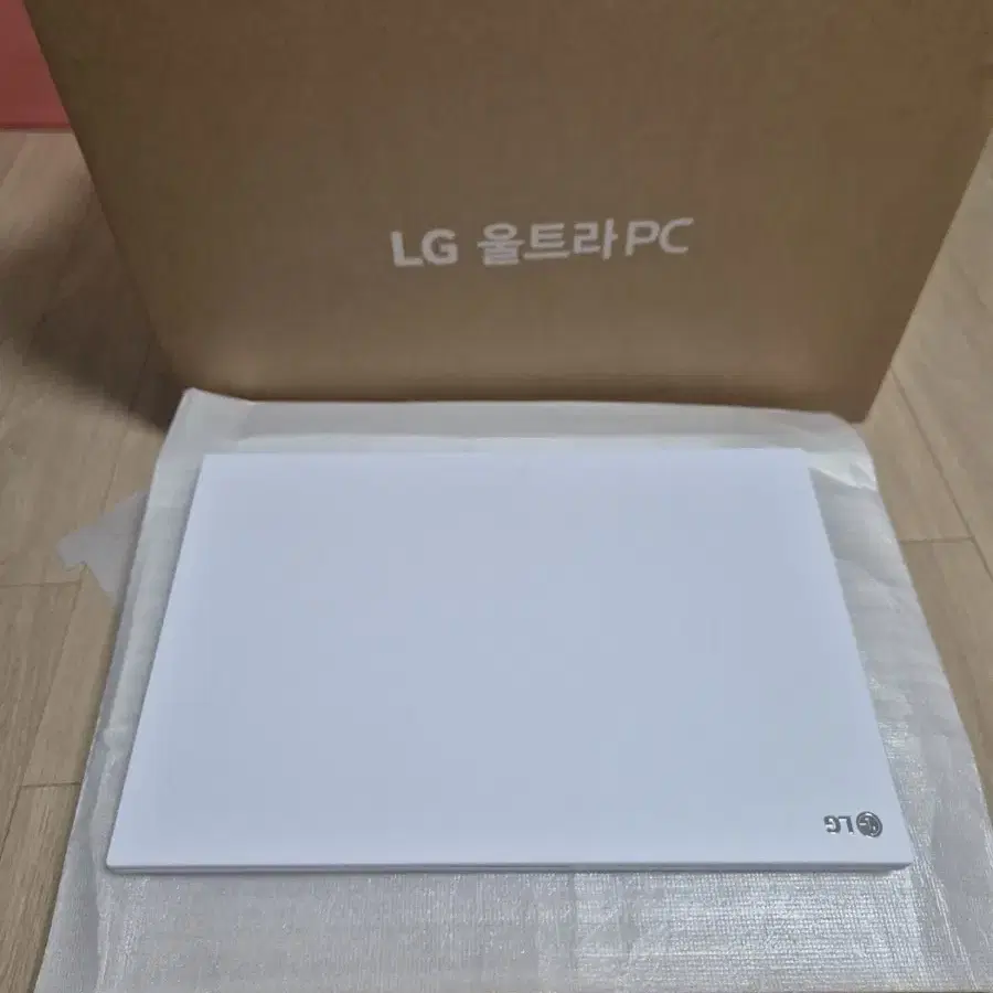 새제품급 엘지 울트라 노트북 i7-13 램16 SSD512GB 15.6"