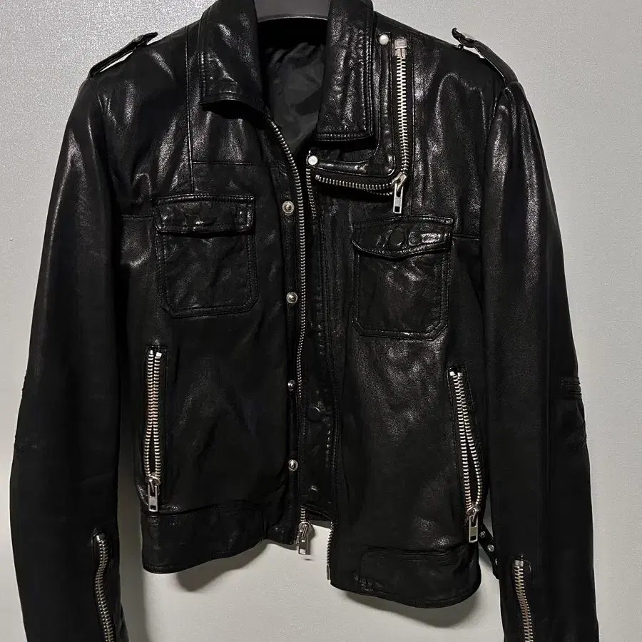 Stud zipper leather jacket