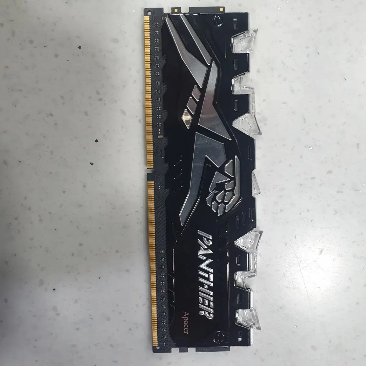 ddr4 8g 램 팝니다.