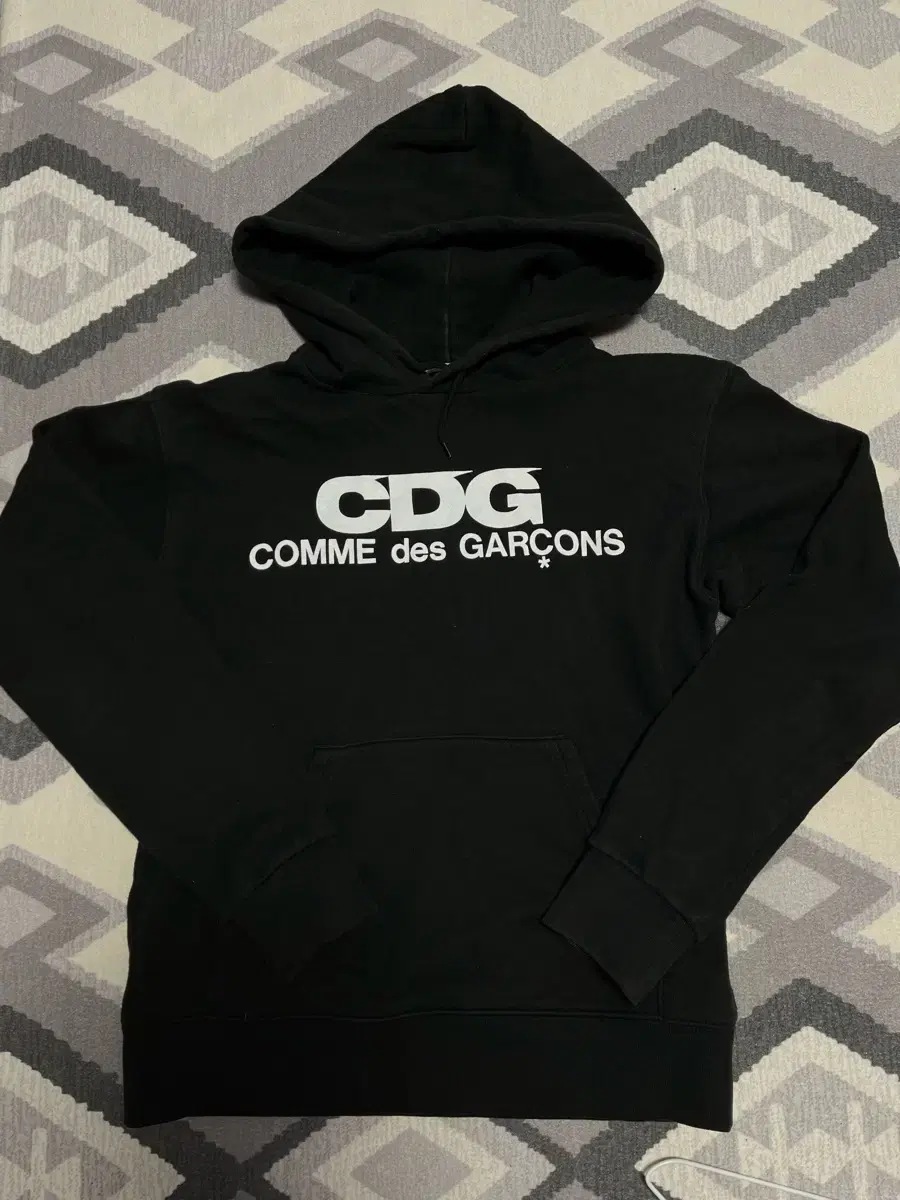 꼼데가르송 CDG 후드티