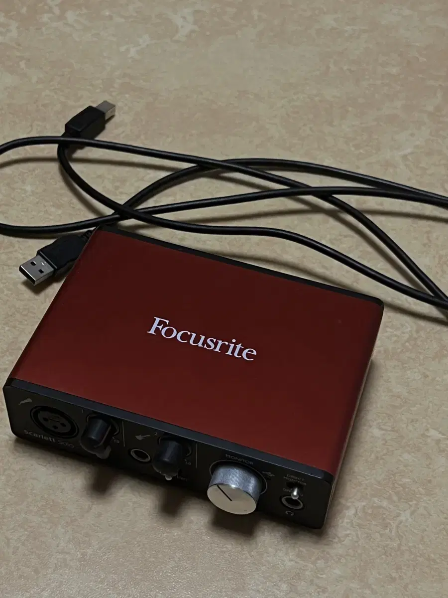 Focusrite스칼렛 솔로 스튜디오 판매(헤드폰x,팝필터와 스탠드포함)