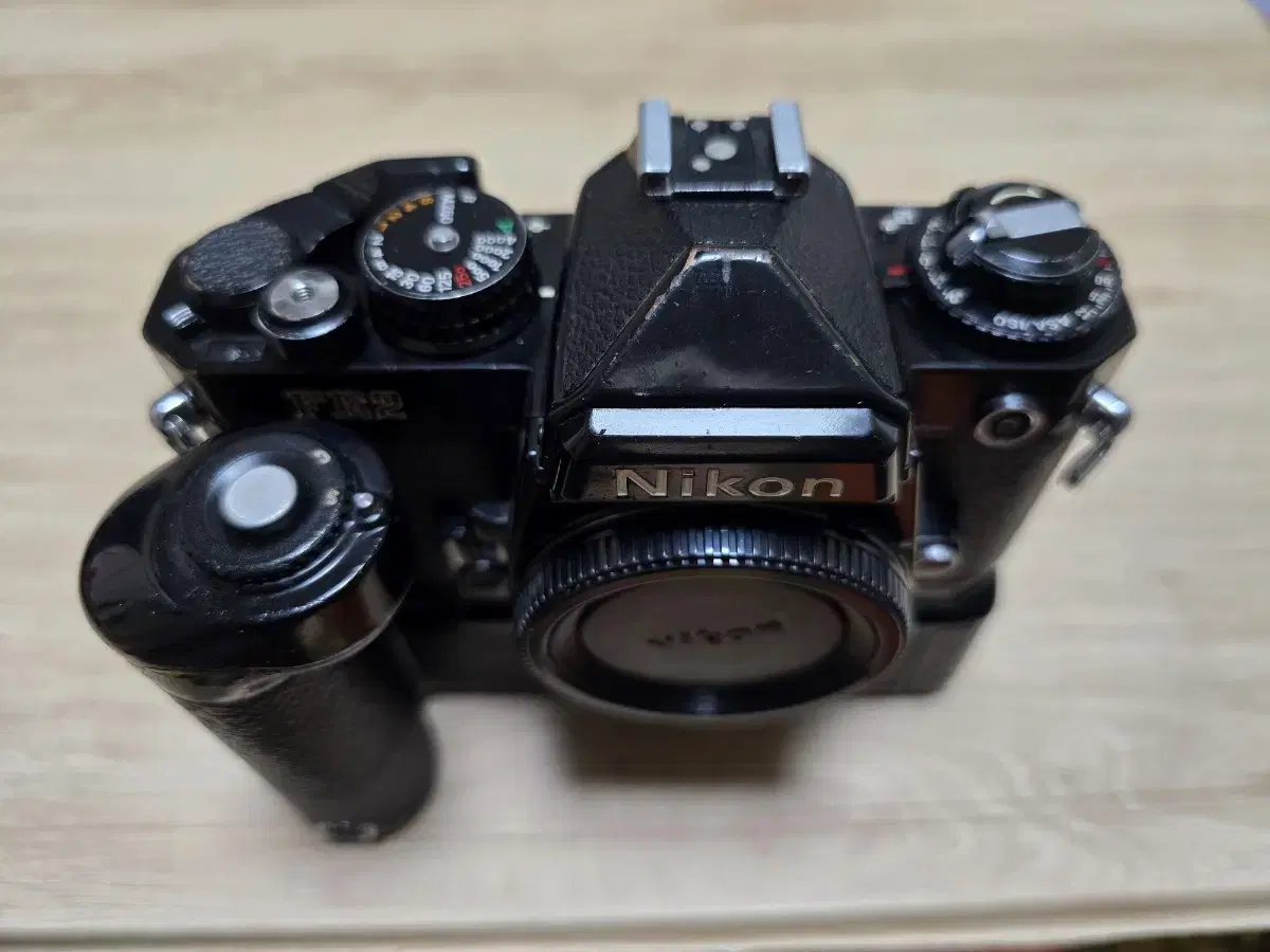 nikon fe2 + md-12